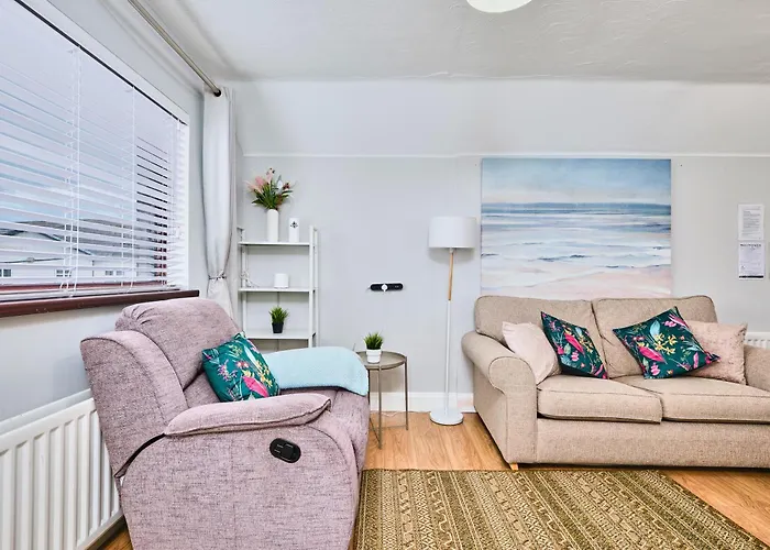 4 Golf Terrace - Portrush By The Sea